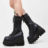 Gothic-Stiefel mit hohem Plateau